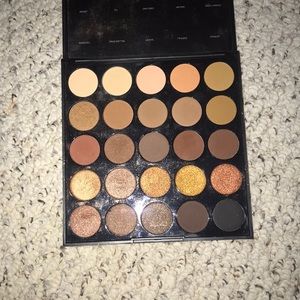 Morphe 25a eyeshadow pallet!